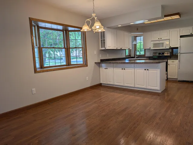 $179,900 | 121 West Rowena Street, Ivanhoe, MN 56142