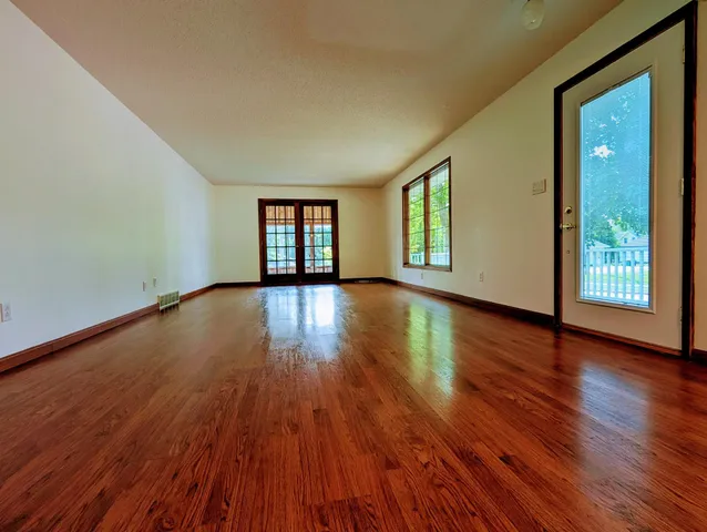 $179,900 | 121 West Rowena Street, Ivanhoe, MN 56142