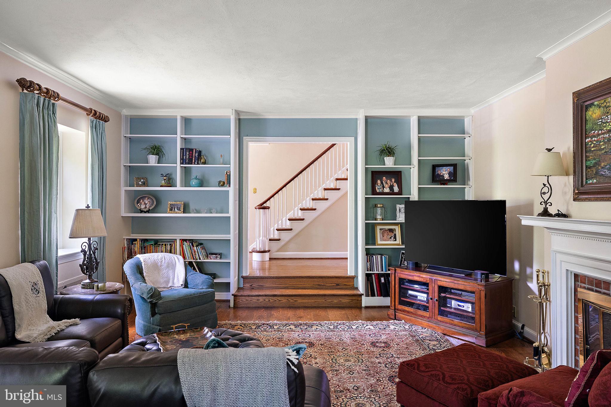 1006 Overbrook Road Wilmington, DE 19807 - Photo 6 of 62 Living room with built-ins