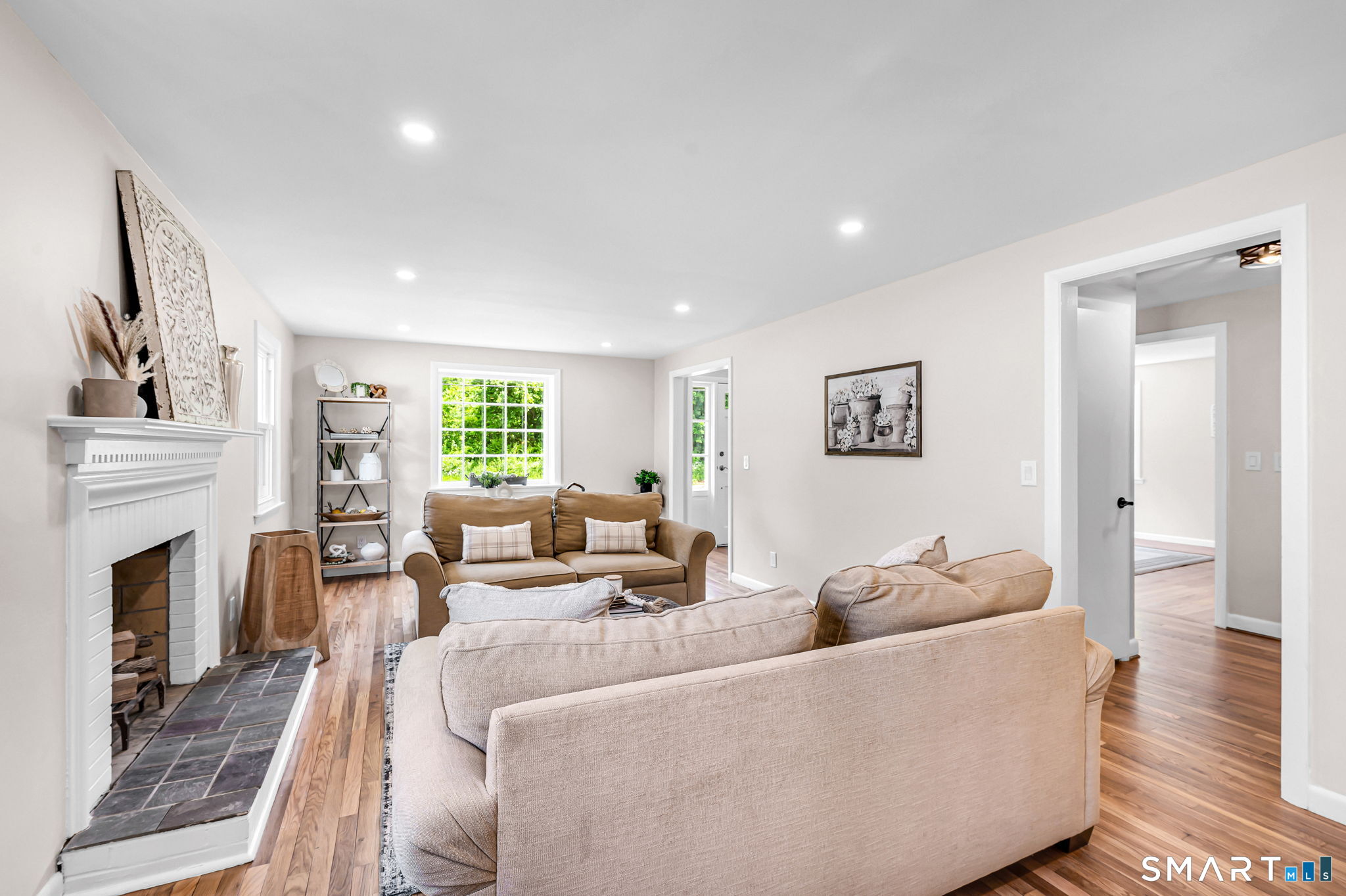 261 Simsbury Road West Hartford, CT 06117 - Photo 6 of 40