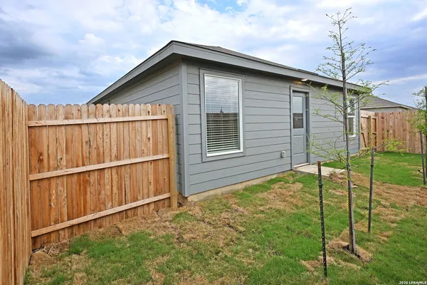 $1,450 | 14609 Mudstone Place, Elmendorf, TX 78112