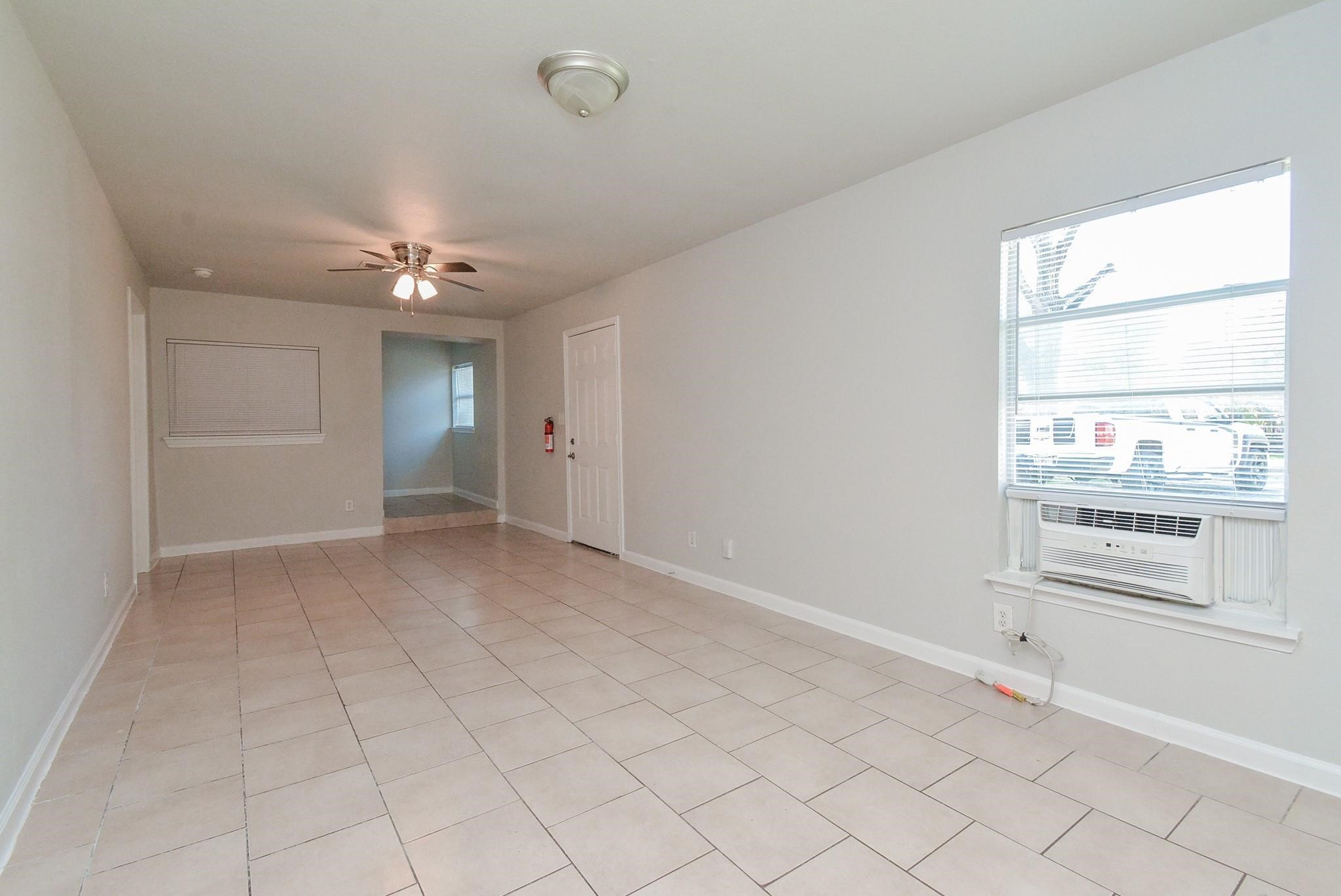 2118 Thonig Road, Unit B Houston, TX 77055 - Photo 26 of 28 Gallery Image 26