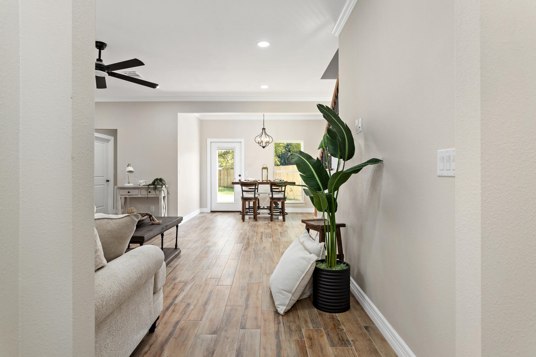 1813 Ordway Street Port Neches, TX 77651 - Photo 6 of 32 a living room with furniture and wooden floor