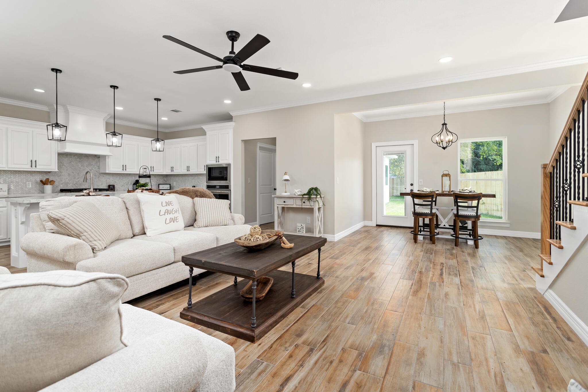 1813 Ordway Street Port Neches, TX 77651 - Photo 8 of 32 a living room with furniture and kitchen view