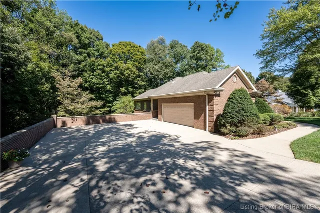 $625,000 | 5034 Bent Creek Drive, Floyds Knobs, IN 47119