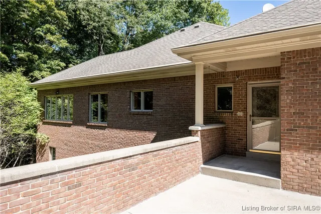 $625,000 | 5034 Bent Creek Drive, Floyds Knobs, IN 47119