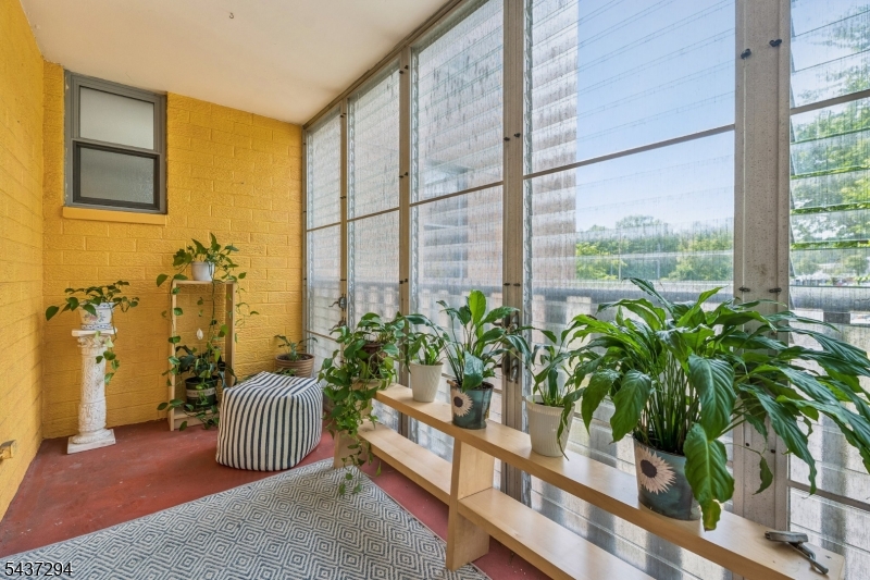 530 Valley Road, Unit 2V Montclair, NJ 07043 - Photo 8 of 15