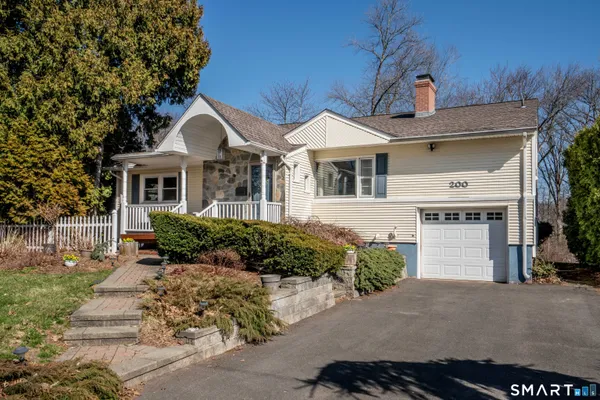 $520,000 | 200 Mohegan Drive, West Hartford, CT 06117