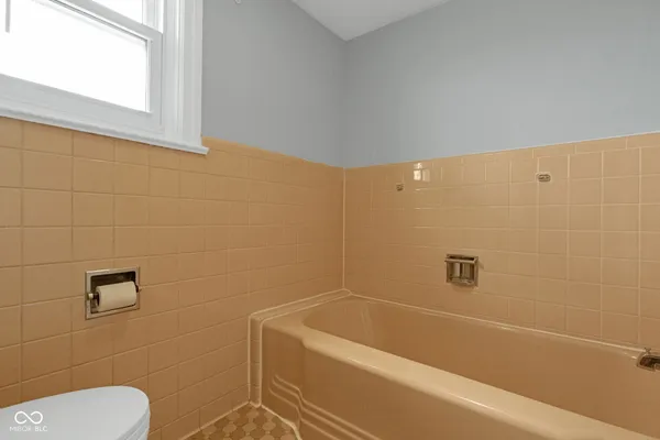 $283,900 | 1615 South Main Street, Tipton, IN 46072