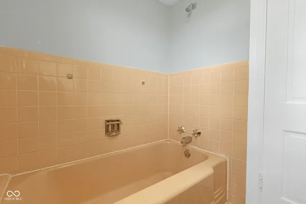 $283,900 | 1615 South Main Street, Tipton, IN 46072