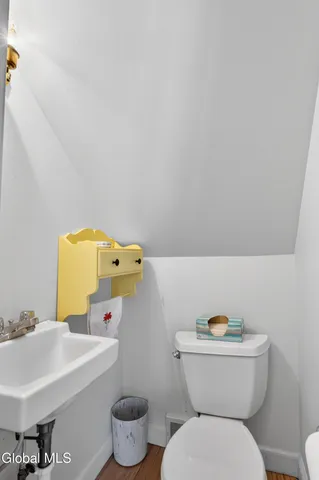 $495,000 | 664 St David's Lane, Niskayuna, NY 12309