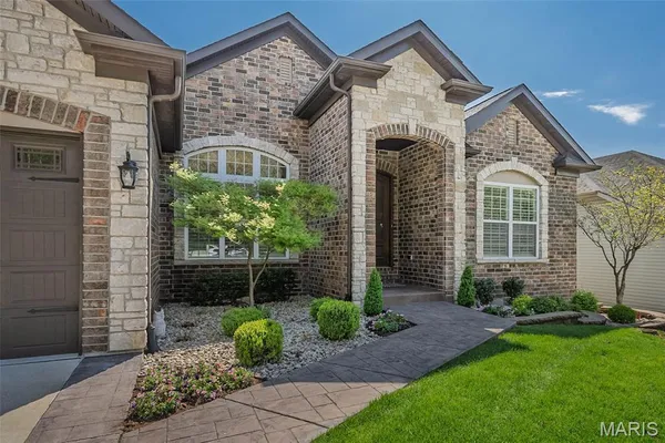 $775,000 | 342 Harbor Bluff Drive, Fenton, MO 63026