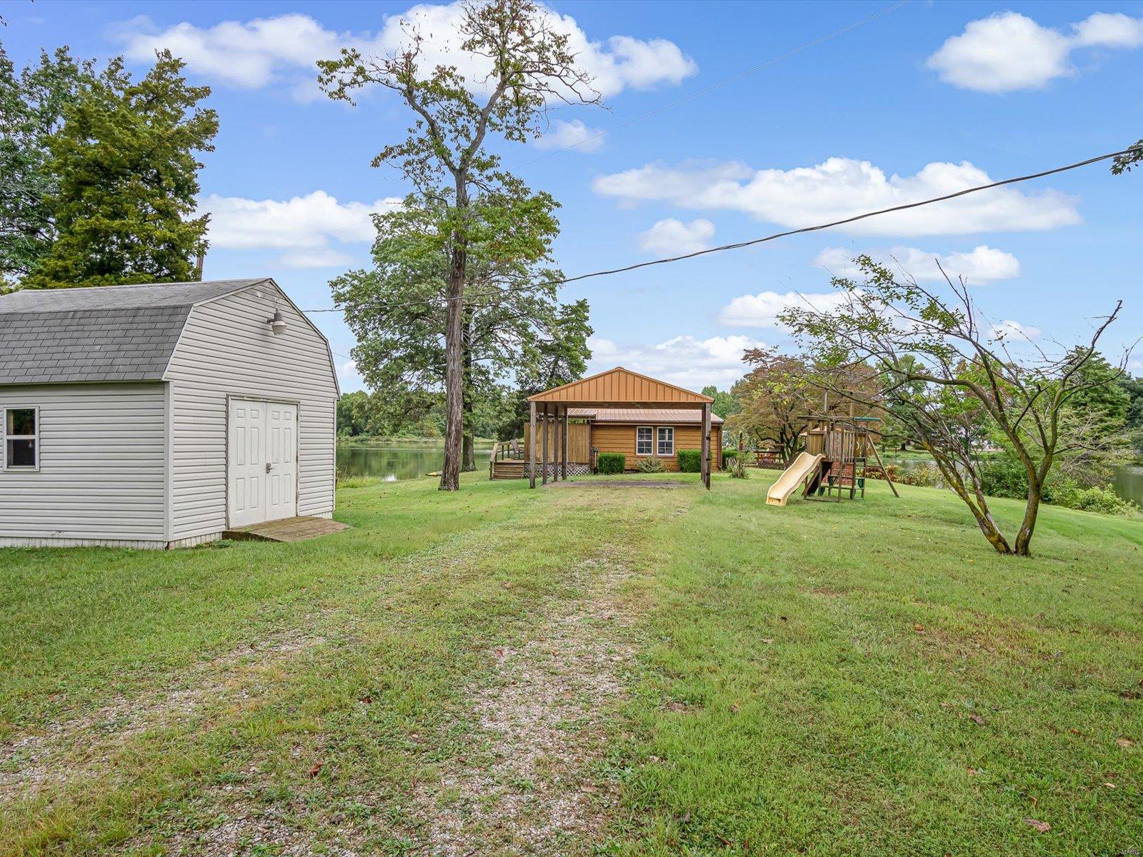 38 Roundhouse Road Sparta, IL 62286 - Photo 3 of 23