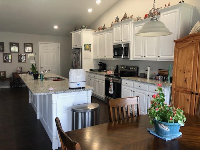 437 Deerfield Road, Unit IV/13 Crossville, TN 38555 - Photo 8 of 27 Deerfield kitchen from nook