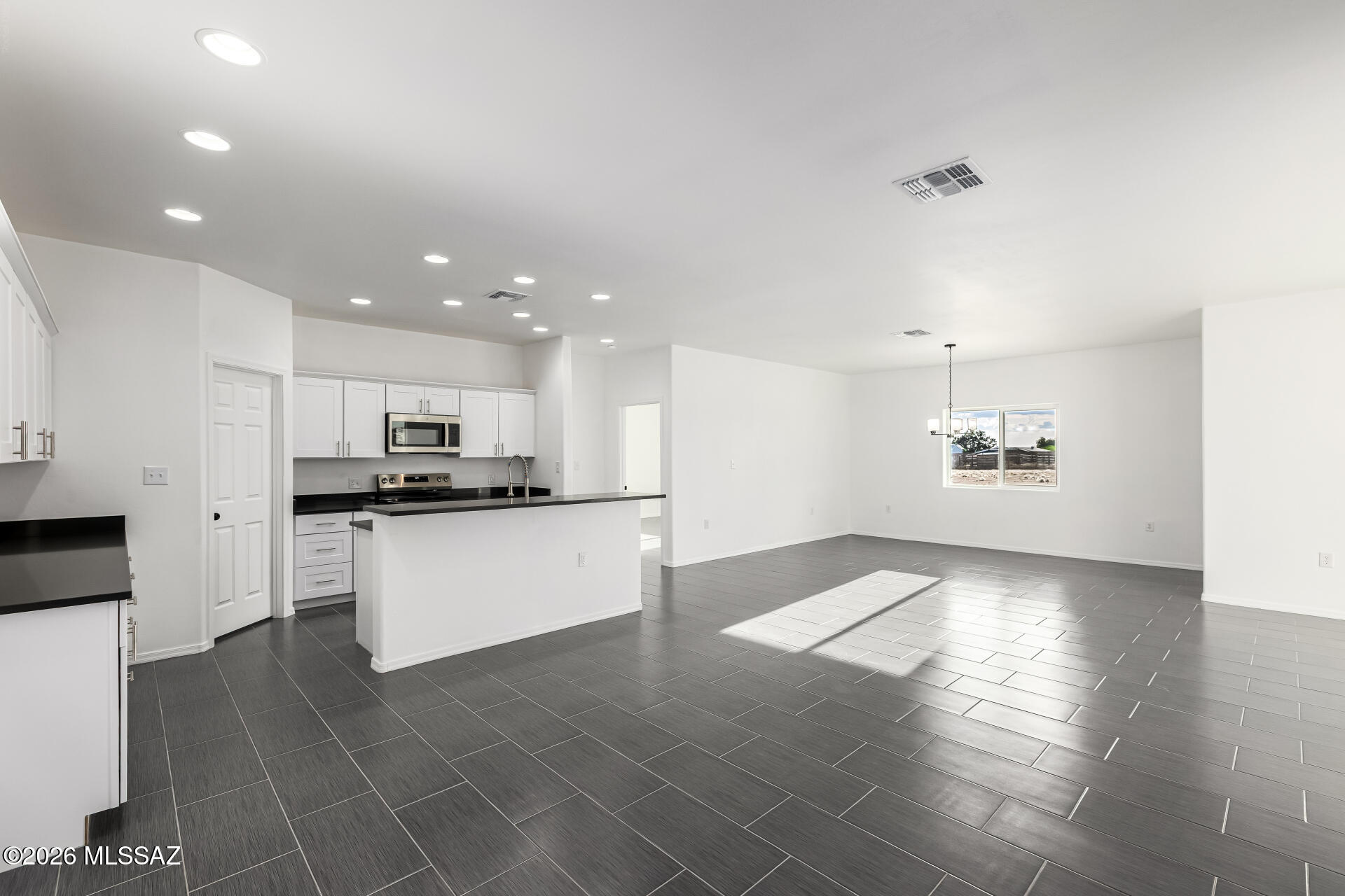 5738 East Hermans Road Tucson, AZ 85756 - Photo 11 of 50
