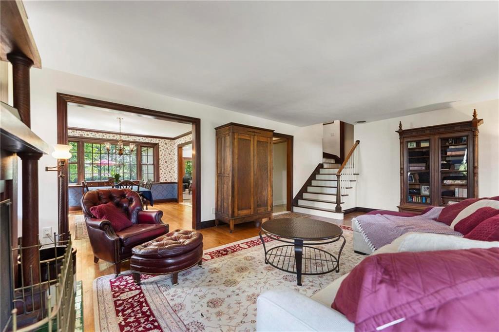 27 Oxford Road Pittsburgh, PA 15202 - Photo 10 of 40 Open to dining room