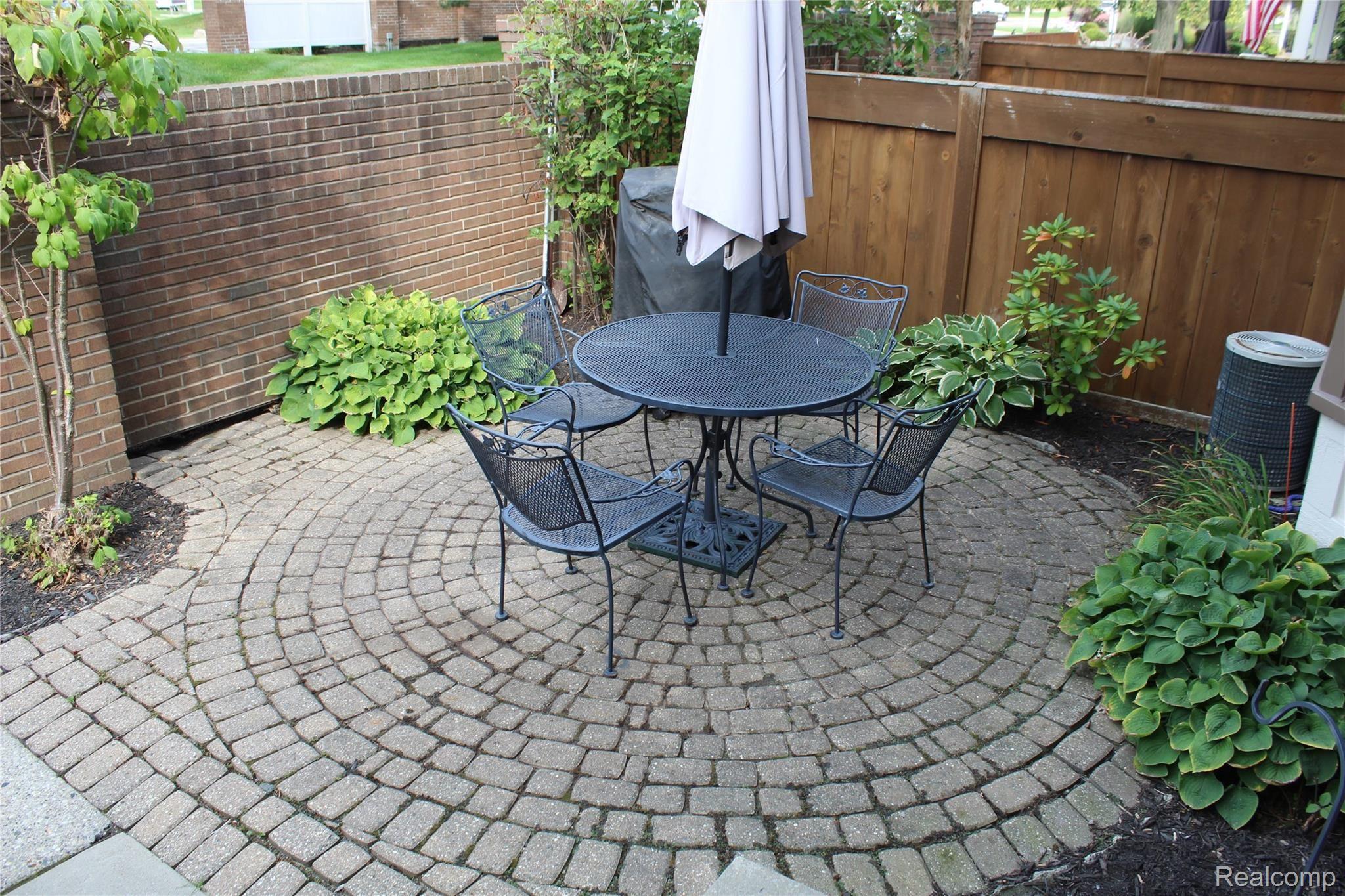 39882 Crosswinds Road Novi, MI 48375 - Photo 2 of 20 IMG_1032.JPG