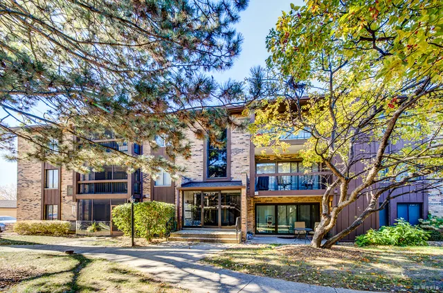 $209,900 | 7517 175th Street, Unit 331, Tinley Park, IL 60477