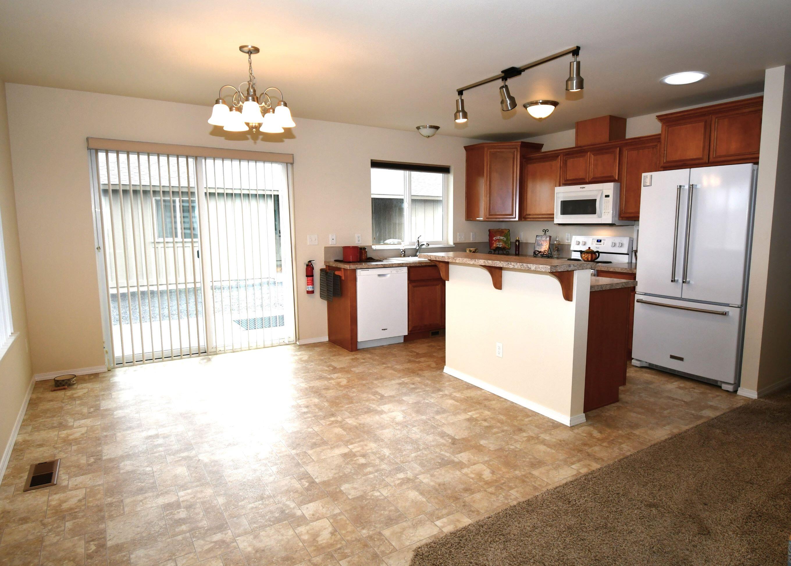 2343 Northeast Colleen Road Prineville, OR 97754 - Photo 7 of 24 Kitchen and dining area