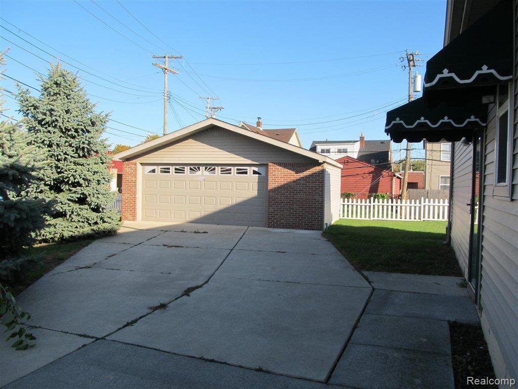 18528 Reed Street Melvindale, MI 48122 - Photo 15 of 15 large garage & driveway.JPG