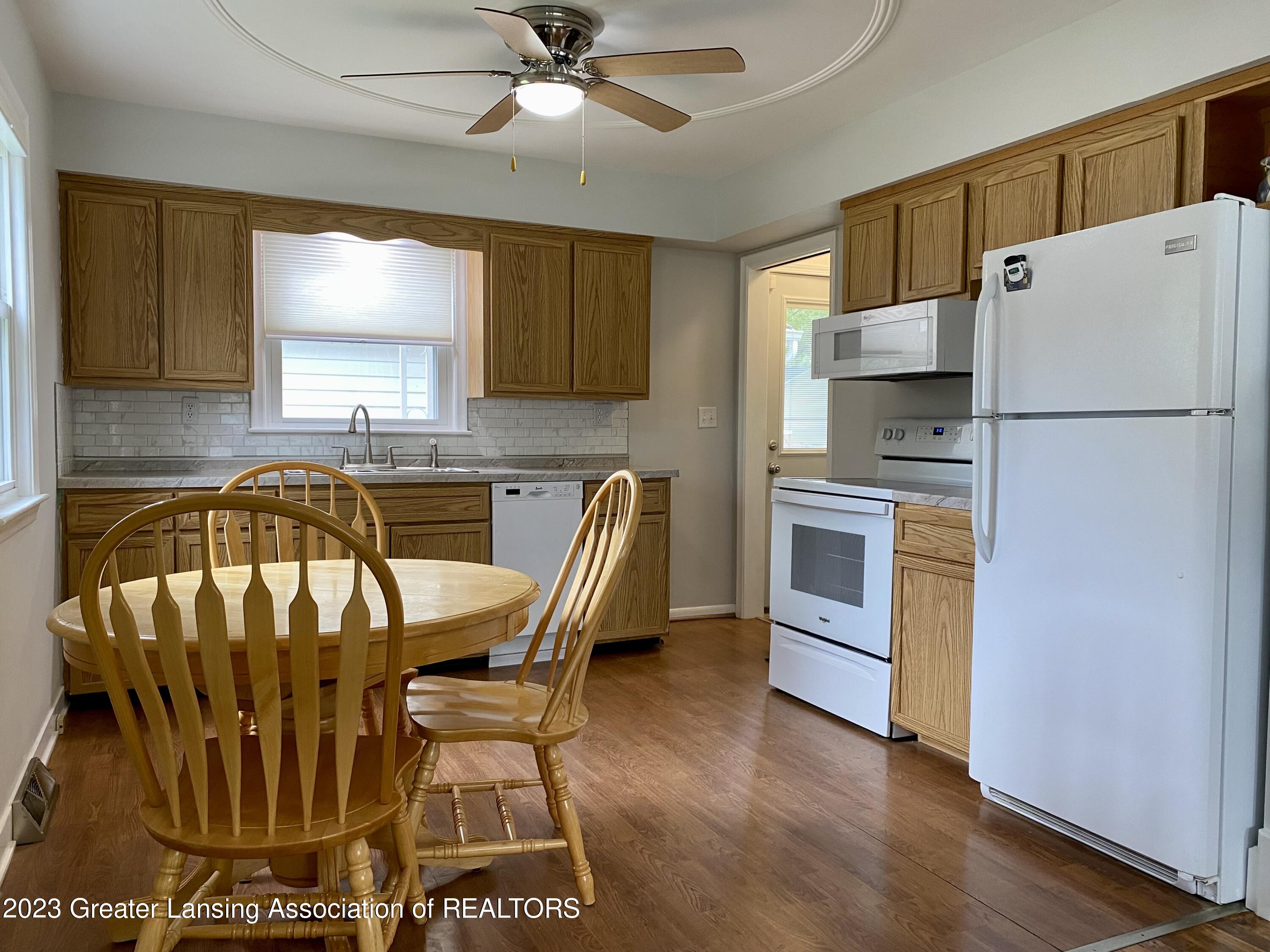 6964 Cooper Road Lansing, MI 48911 - Photo 5 of 17 IMG-1243