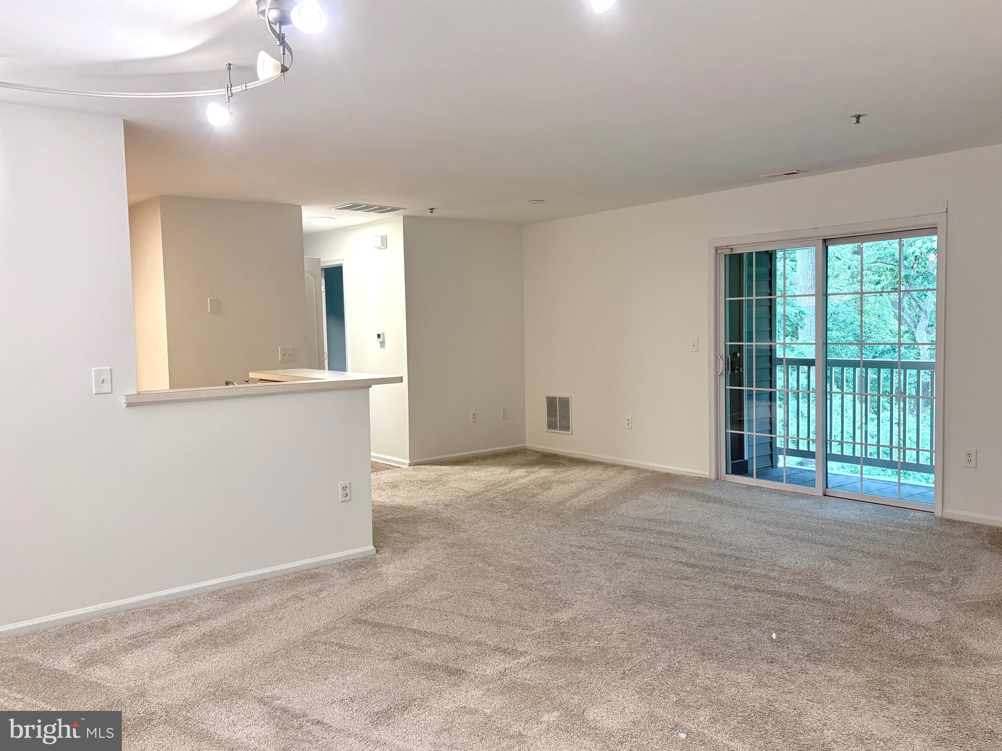 135 Natalie Road Delran, NJ 08075 - Photo 6 of 24 Dining Area with Plenty of Room for Formal Set