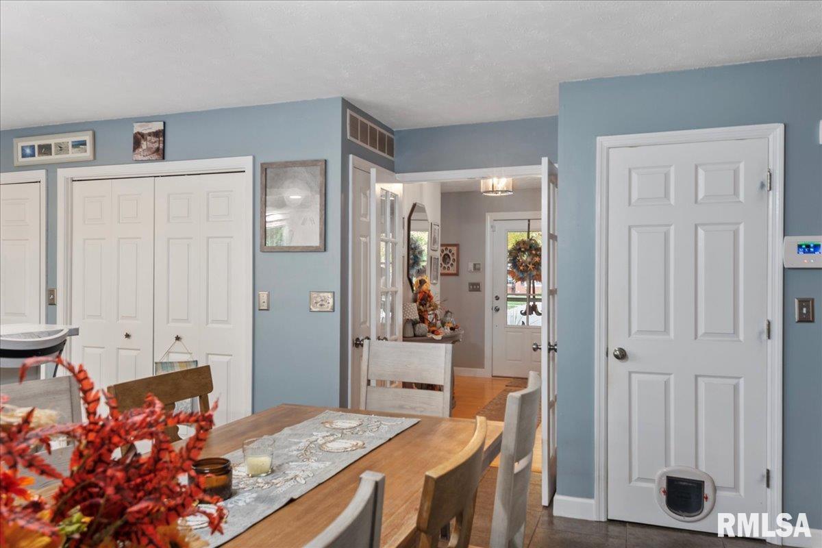 1 Golf Road Springfield, IL 62704 - Photo 13 of 37