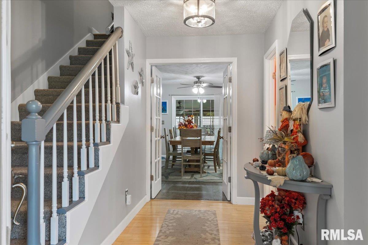 1 Golf Road Springfield, IL 62704 - Photo 4 of 37