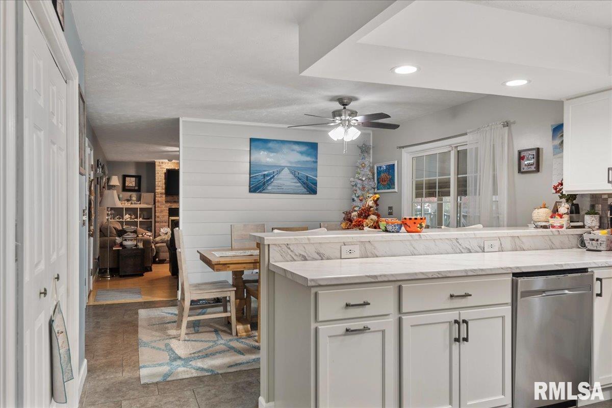 1 Golf Road Springfield, IL 62704 - Photo 10 of 37