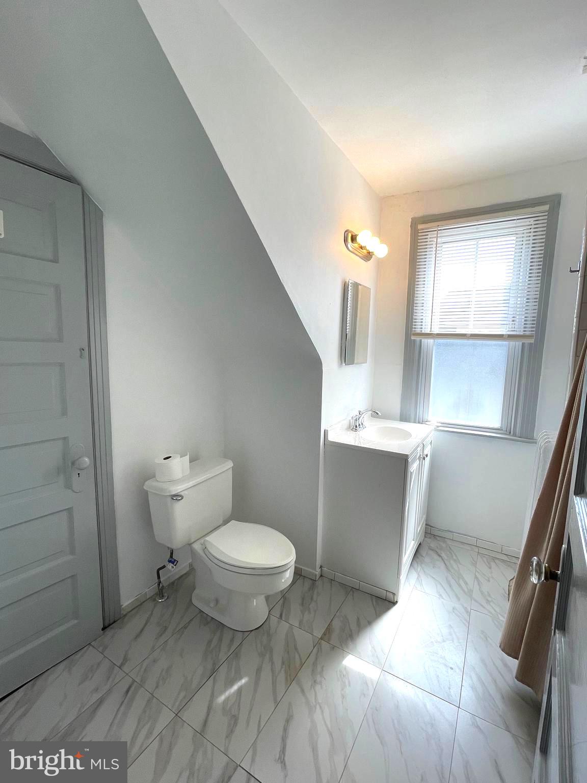 215 South Easton Road Glenside, PA 19038 - Photo 8 of 18 Bath