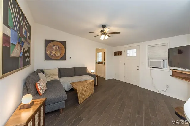 $270,000 | 4731 Holly Hills Avenue, St. Louis, MO 63116