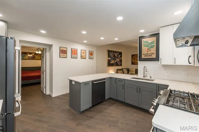 $270,000 | 4731 Holly Hills Avenue, St. Louis, MO 63116