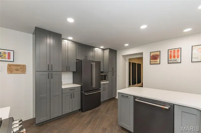 $270,000 | 4731 Holly Hills Avenue, St. Louis, MO 63116