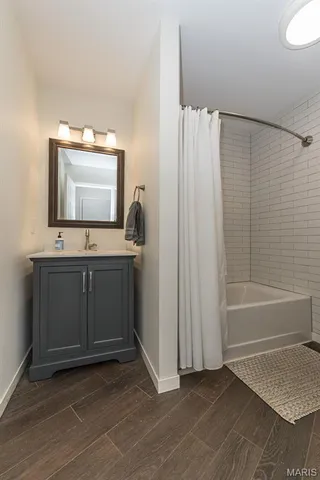 $270,000 | 4731 Holly Hills Avenue, St. Louis, MO 63116