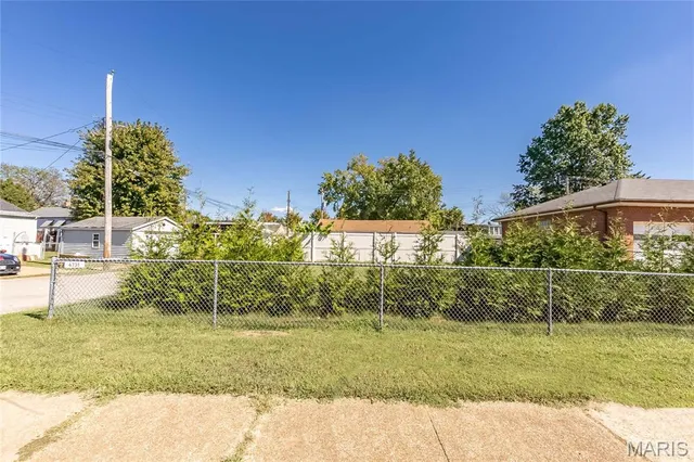 $270,000 | 4731 Holly Hills Avenue, St. Louis, MO 63116