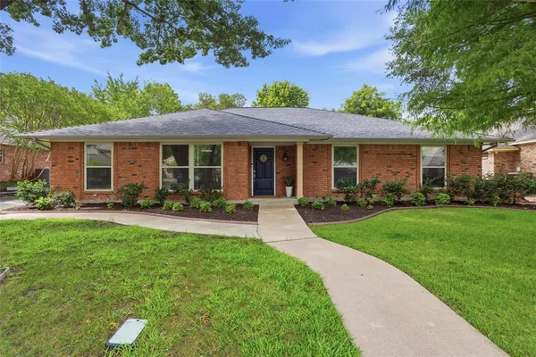 $515,000 | 6409 Country Day Trail, Benbrook, TX 76132