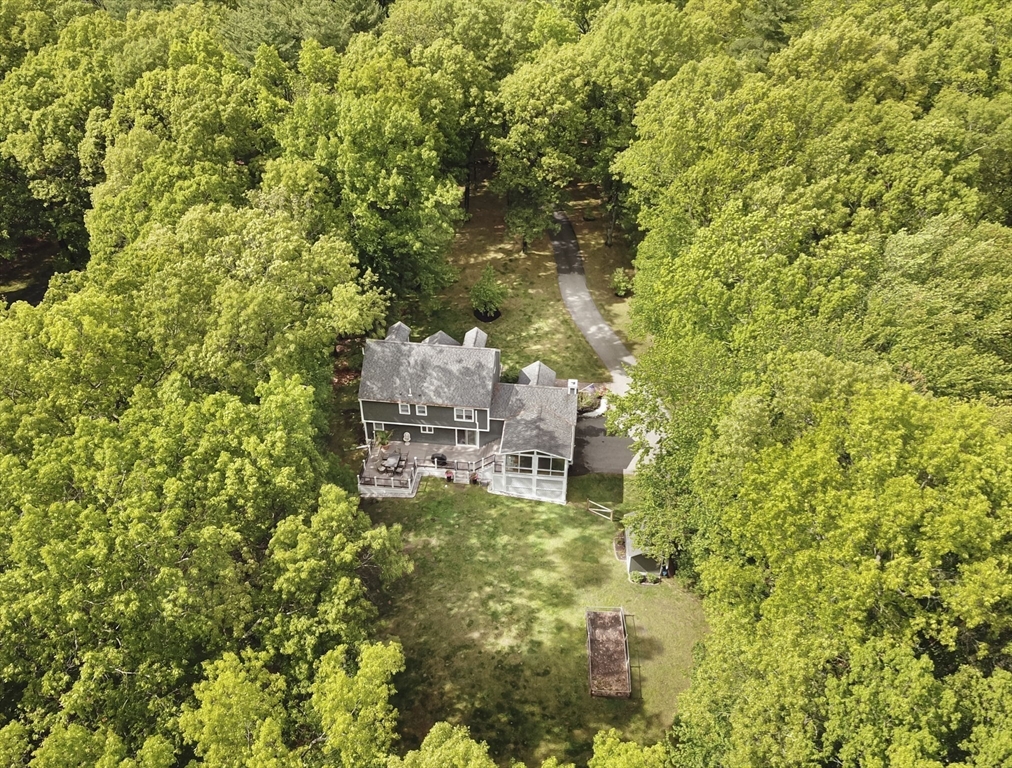 8 Upton Street Dunstable, MA 01827 - Photo 6 of 39