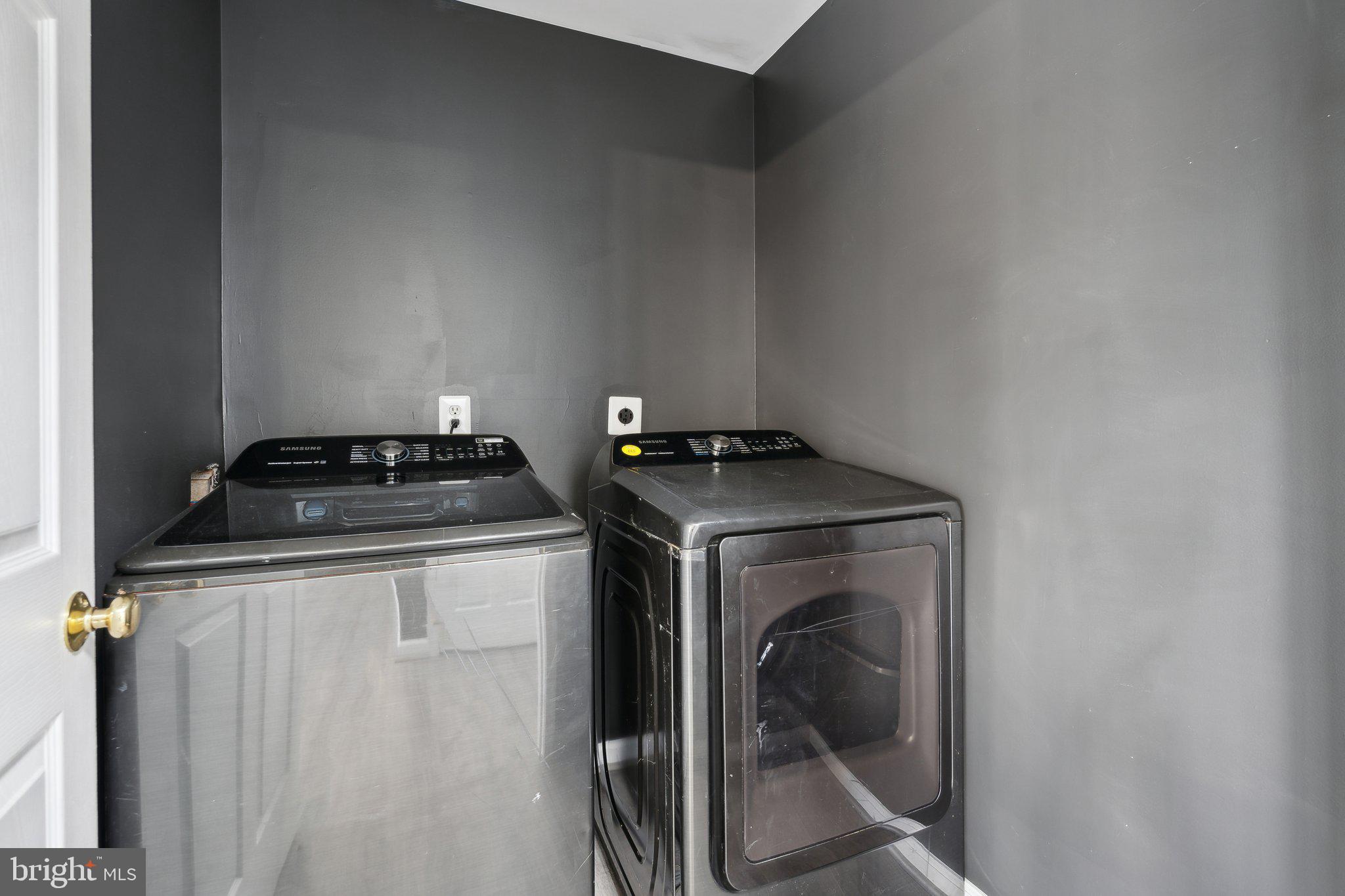 6169 Vance Lane Culpeper, VA 22701 - Photo 29 of 44 a close view of washer and dryer