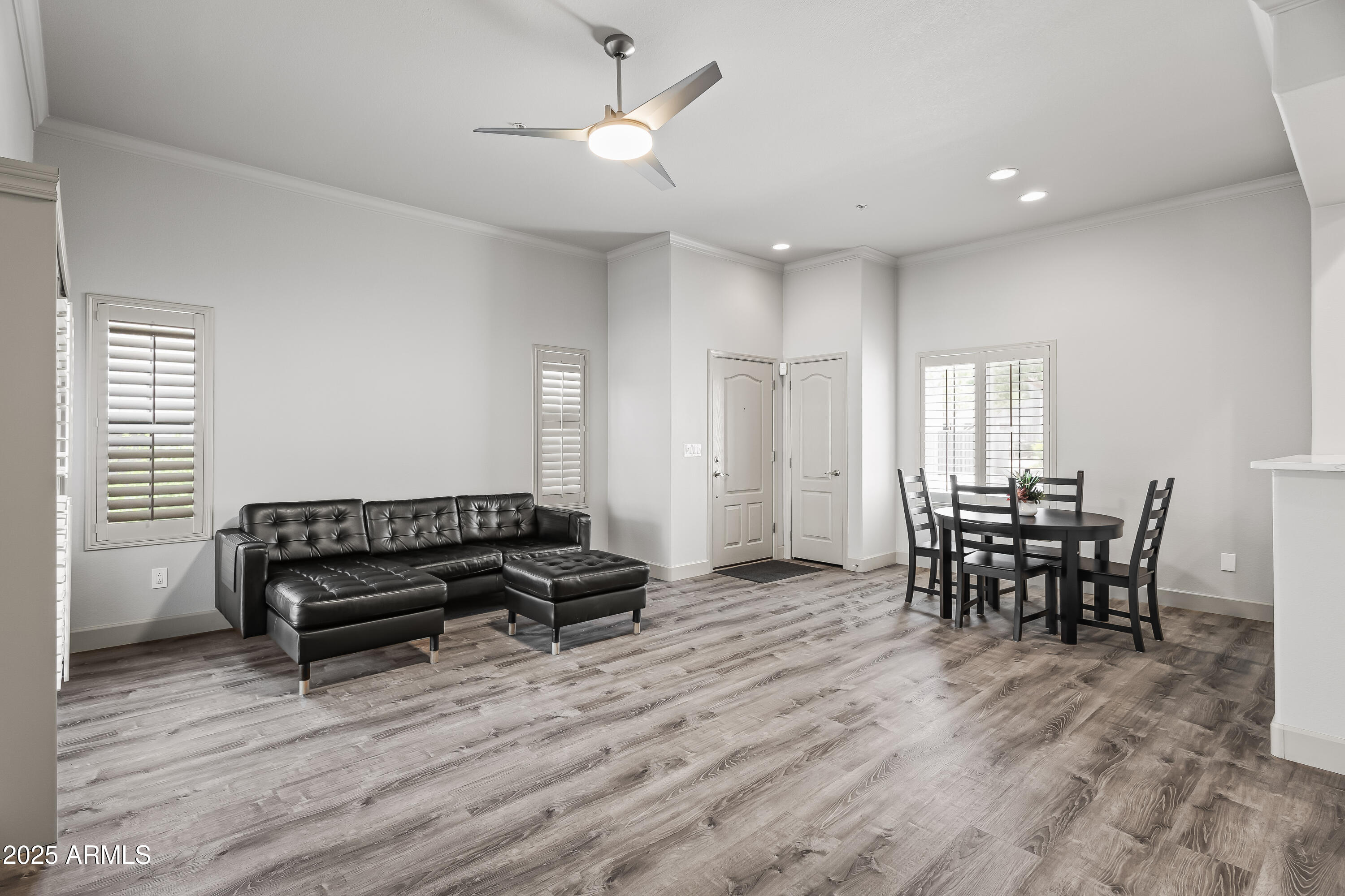 295 North Rural Road, Unit 133 Chandler, AZ 85226 - Photo 7 of 25 Living Area