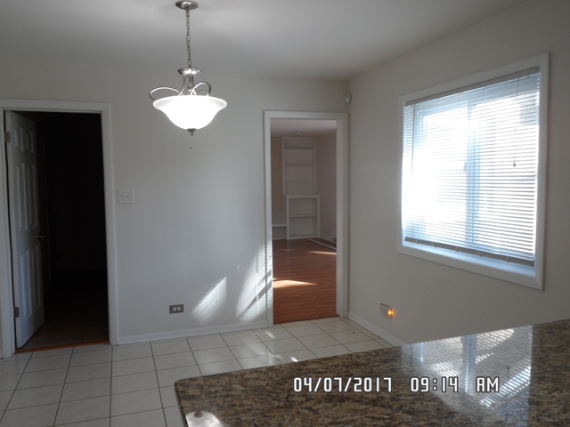 20641 Promethian Way Olympia Fields, IL 60461 - Photo 4 of 12 a view of a livingroom with furniture and window