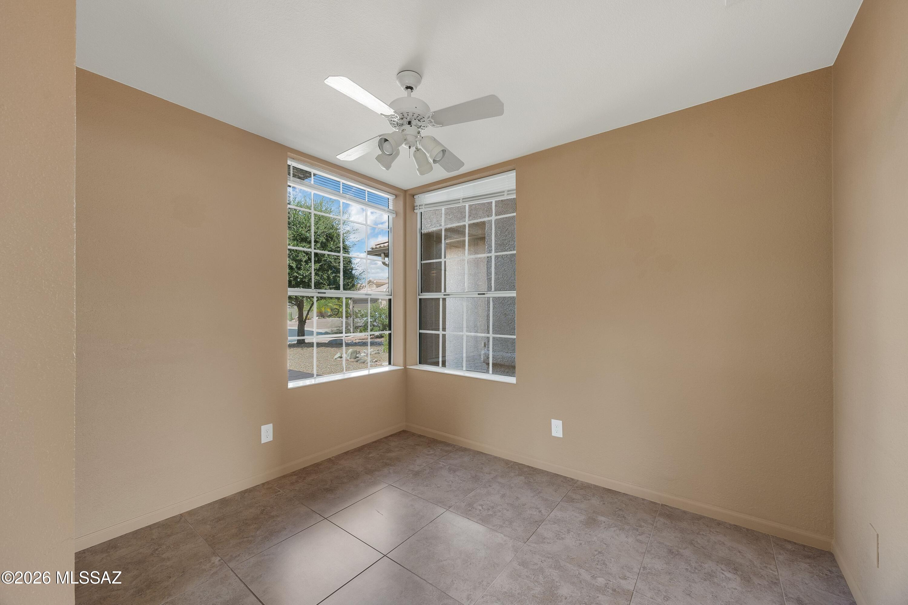36980 South Ridgeview Court Tucson, AZ 85739 - Photo 20 of 50 Breakfast Nook has Natural Light