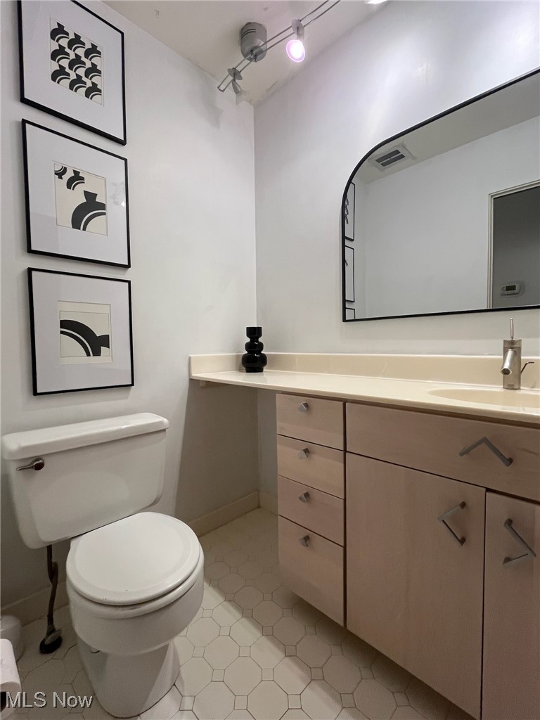 31000 Cedar Road Cleveland, OH 44124 - Photo 31 of 47 Half Bath