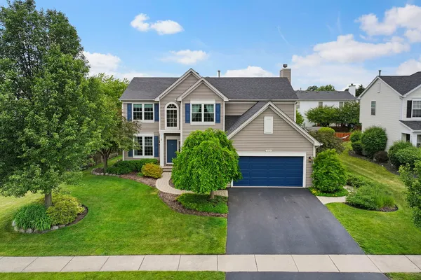 $547,000 | 350 Kestrel Lane, Lindenhurst, IL 60046