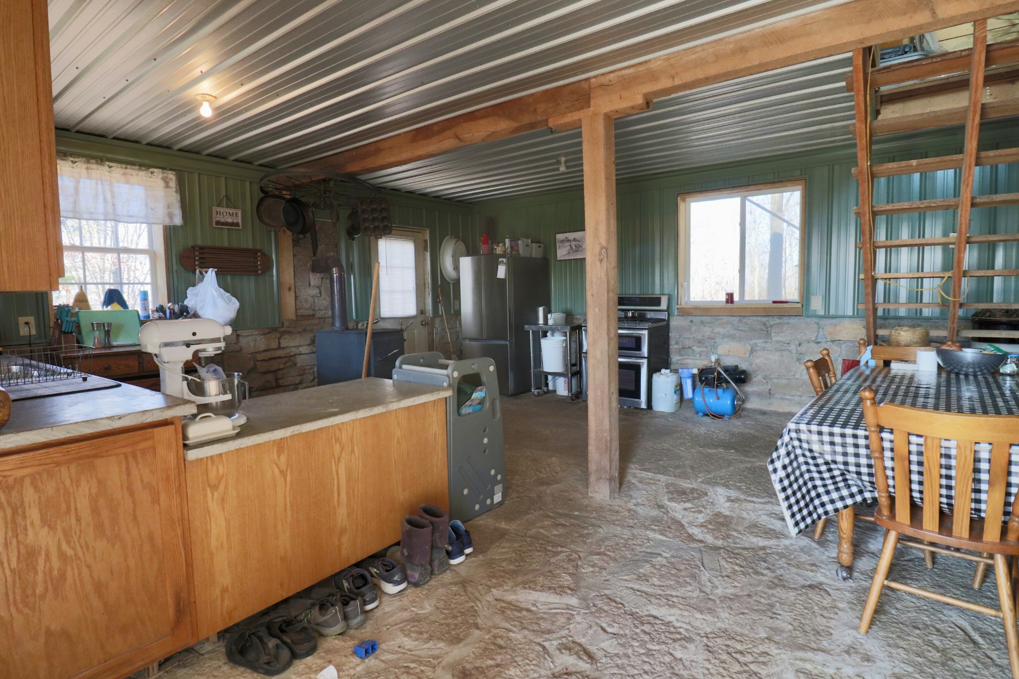 4561 Mayberry Prong Road Linden, TN 37096 - Photo 8 of 27 a living room with furniture