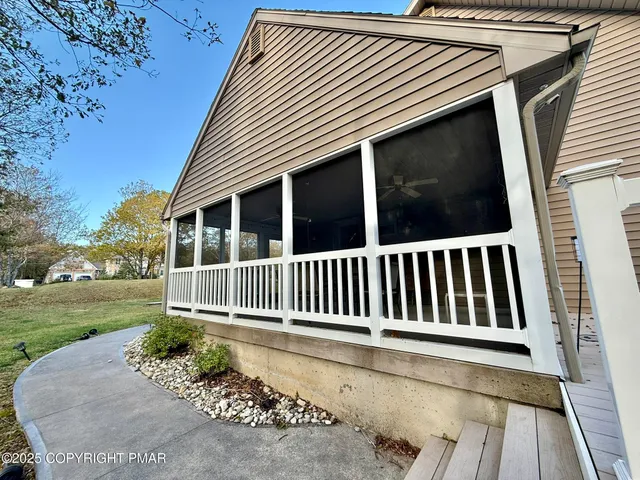 $998,990 | 317 Valley View Drive, Albrightsville, PA 18210