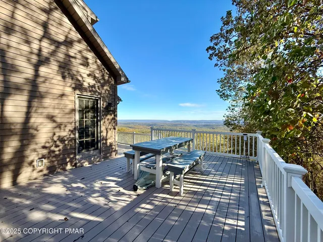 $998,990 | 317 Valley View Drive, Albrightsville, PA 18210