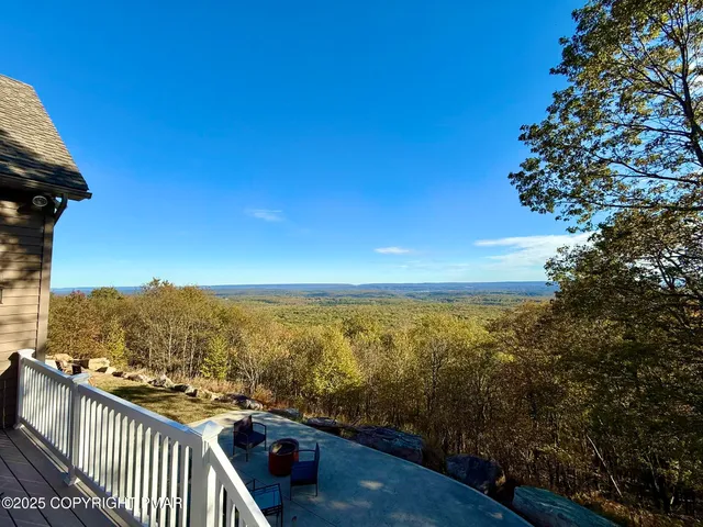 $998,990 | 317 Valley View Drive, Albrightsville, PA 18210