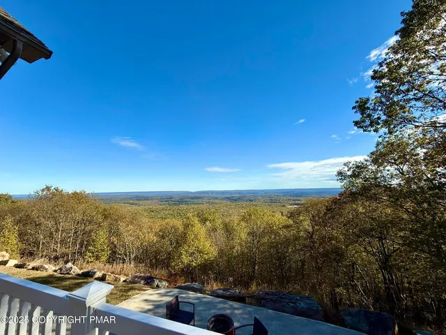 $998,990 | 317 Valley View Drive, Albrightsville, PA 18210