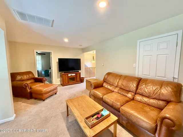 $998,990 | 317 Valley View Drive, Albrightsville, PA 18210