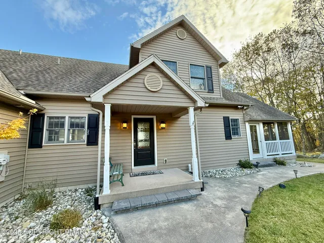 $998,990 | 317 Valley View Drive, Albrightsville, PA 18210